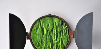 Salvatore Sava, Indiadolcenera, 2017, ferro, smalto e pietra, diametro 20 cm