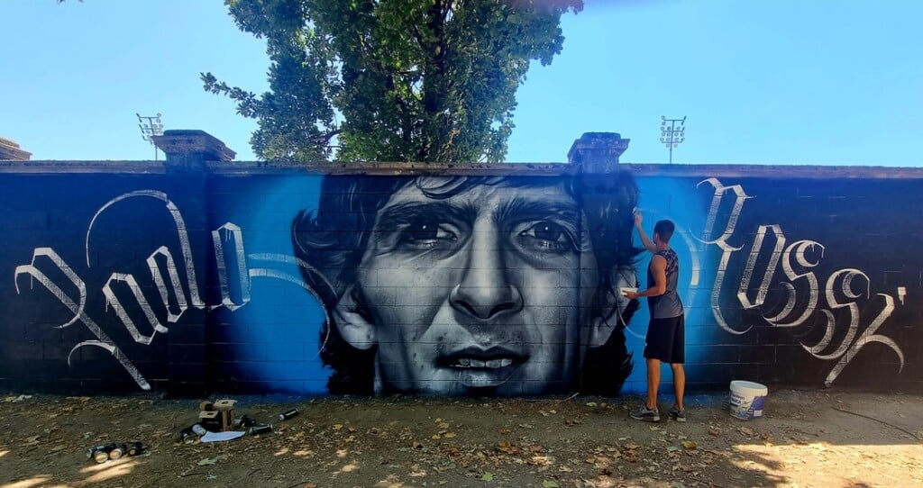 I muri dell’Ippodromo di San Siro celebrano i mondiali di calcio dell’82 con la street art
