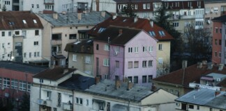 Una veduta della città di Pristina. Photo Leart Rama
