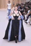 Lara Stone walks the runway during the Jean-Paul Gaultier news photo. Haute Couture Parigi, autunno-inverno 2022/2023. jpg