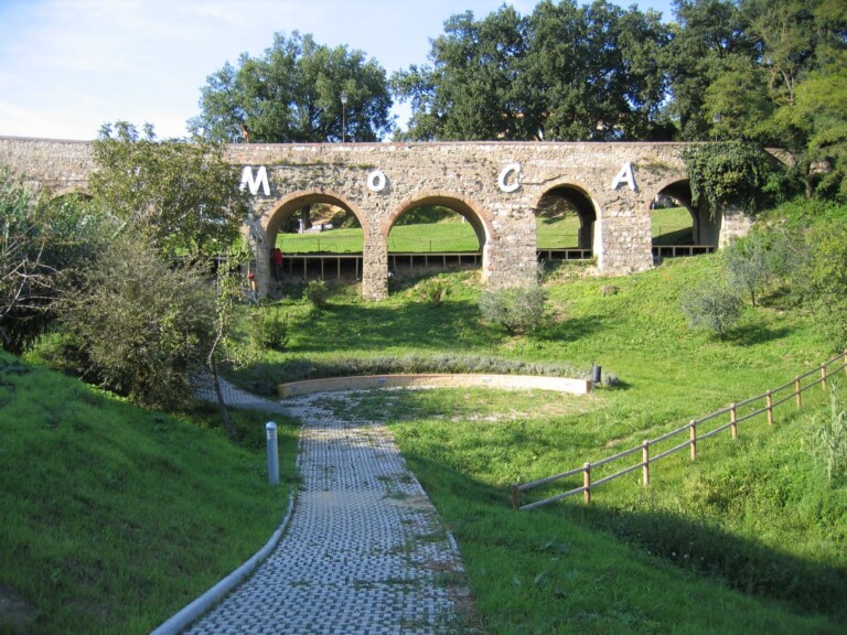 UMoCA - Under Museum Of Contemporary Art. Ponte San Francesco, contrassegnato con iniziali luminose (progetto a cura di Jèrome Sans e Pier Luigi Tazzi)