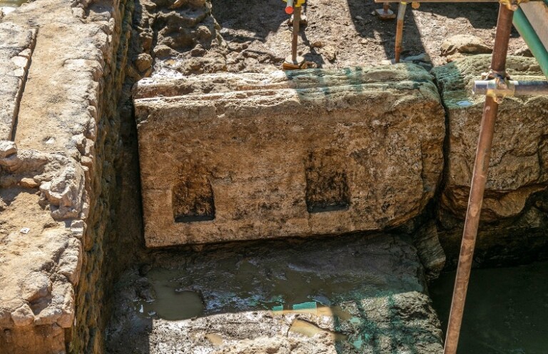 Incavi di fissaggio. Resti del ponte romano di epoca imperiale. Crediti fotografici Fabio Caricchia