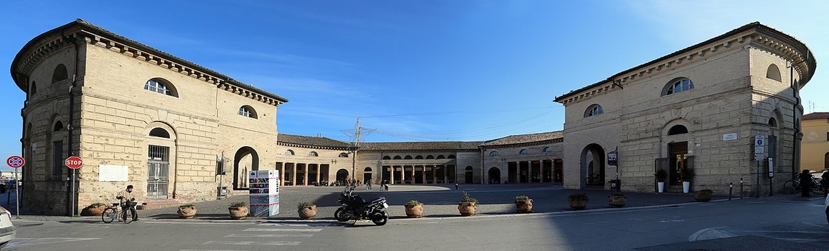 Foro Annonario di Senigallia. Photo Sailko CC BY 3.0 via Wikimedia