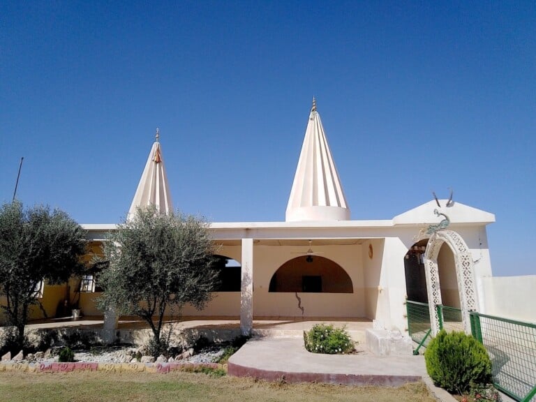 Il santuario di Malik Sheikh Sin e Baba Din a Bapira dopo la ricostruzione