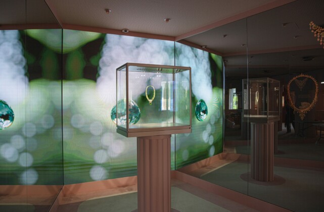 Installation view della mostra Beautés du Monde in Madrid. Courtesy Cartier