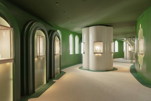 Installation view della mostra Beautés du Monde in Madrid. Courtesy Cartier.