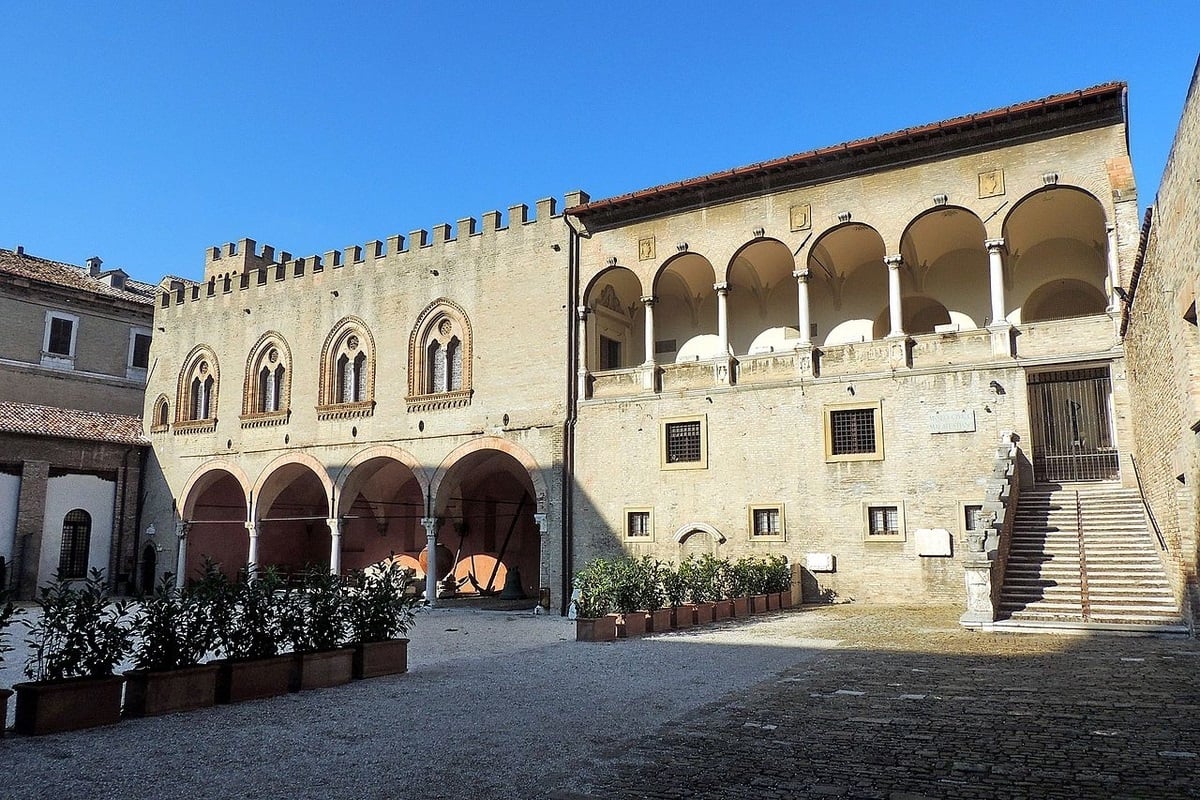 La Corte Malatestiana di Fano. Photo Brucarlo via Wikimedia