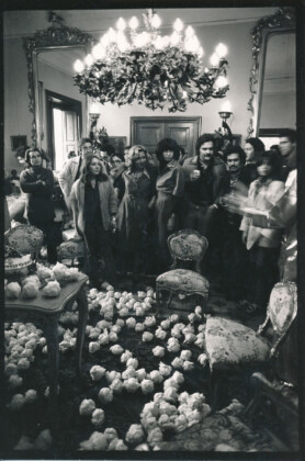 Mimmo Jodice, James Lee Byars Villa Volpicelli, Napoli, 1975, Courtesy Archivio Galleria Lucio Amelio