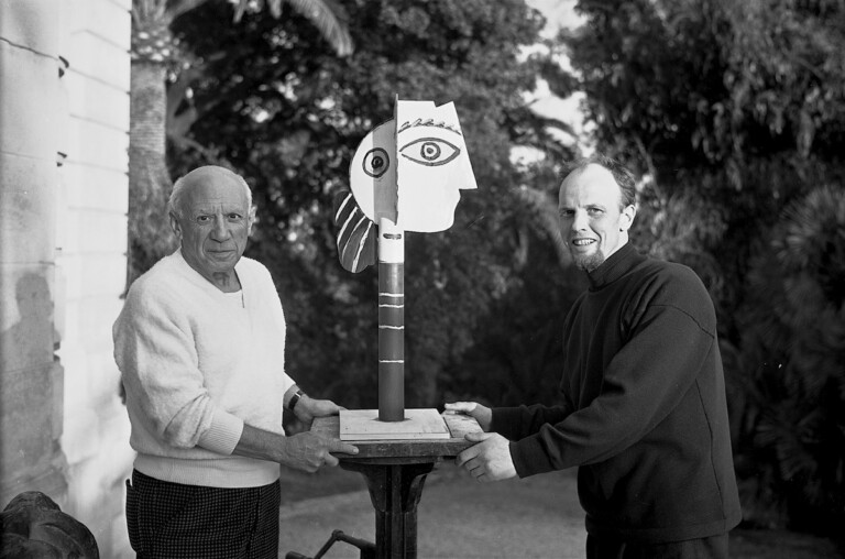 Picasso et Carl Nesjar à La Californie Cannes, c. 1957 © Coll. Jacqueline Picasso ADAGP, Paris 2022 succession Picasso 2022