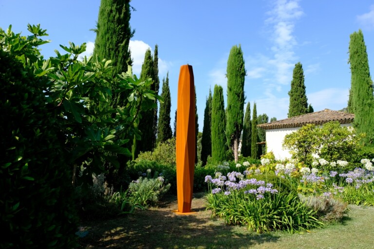 Rock Tree 400cmH corten steel ©ArikLevySculpturePark