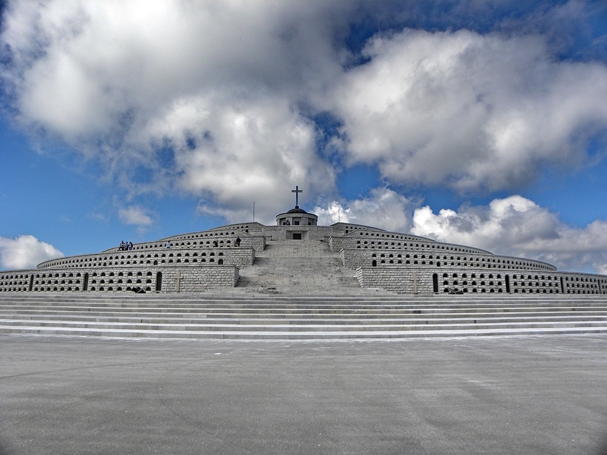 Sacrario sul Monte Grappa, Greppi e Castiglioni, 1932 35, Pieve del Grappa, Italia