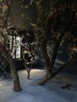 16. Biennale de Lyon. Anciennes usines Fagor. Nadia Kaabi Linke, Le chuchotement du chêne, 2022. Photo Marco Enrico Giacomelli