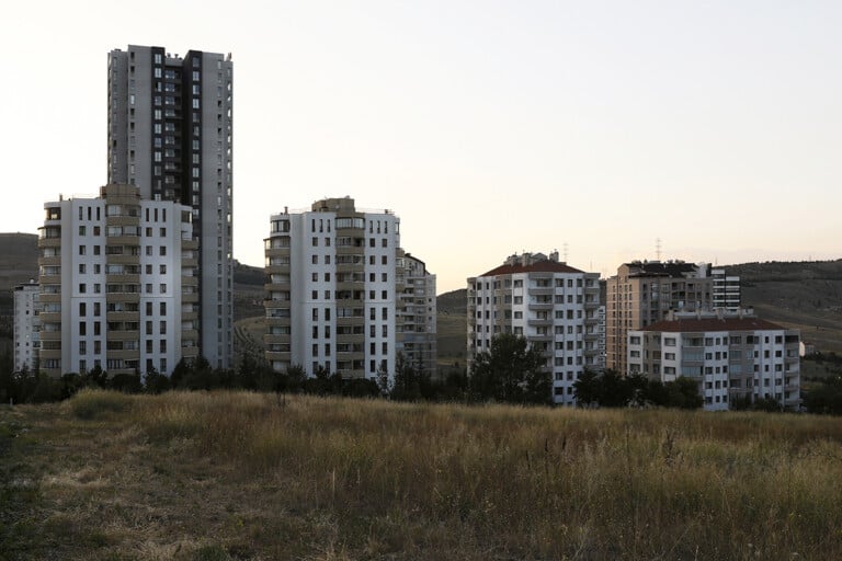 Ankara, Nuovi palazzi a Yaşamkent district, photo Francesca Pompei