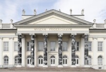 Dan Perjovschi, Generosity, Regeneration, Transparency, Independence, Sufficiency, Local Anchor and most of all Humor, veduta dell'allestimento, Fridericianum, Kassel, 2022, photo Nicolas Wefers