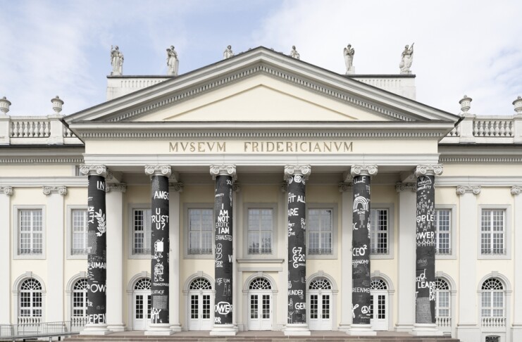 Dan Perjovschi, Generosity, Regeneration, Transparency, Independence, Sufficiency, Local Anchor and most of all Humor, veduta dell'allestimento, Fridericianum, Kassel, 2022, photo Nicolas Wefers