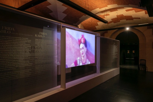 Frida Kahlo, au delà des apparences, courtesy Palais Galliera, Paris