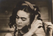 Frida Kahlo par Julien Levy, vers 1938 © DR, collection privée © Diego Rivera and Frida Kahlo archives, Bank of México, fiduciary in the Frida Kahlo and Diego Rivera Museums Trust