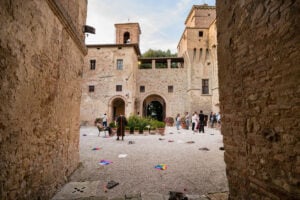 Un castello in Umbria ospita mostre-performance e residenze d’artista