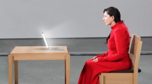 La nuova performance di Giulio Marchetti è una dedica a Marina Abramović