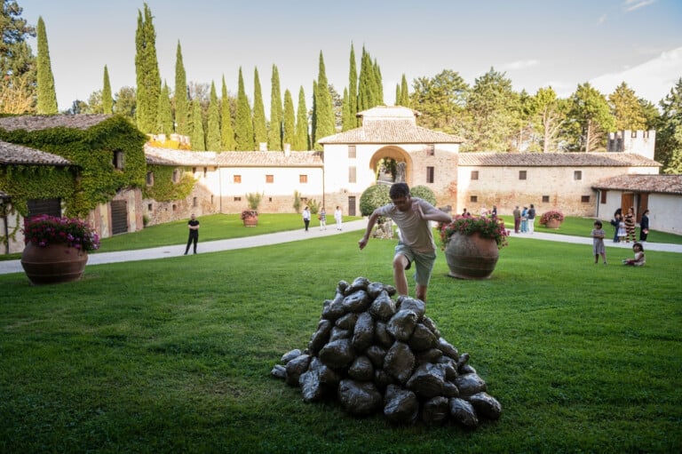 Greig Burgoyne, Everest, 2022. Performance presentata in occasione di Casting the Castle III, Civitella Ranieri Foundation. Photo Marco Giugliarelli