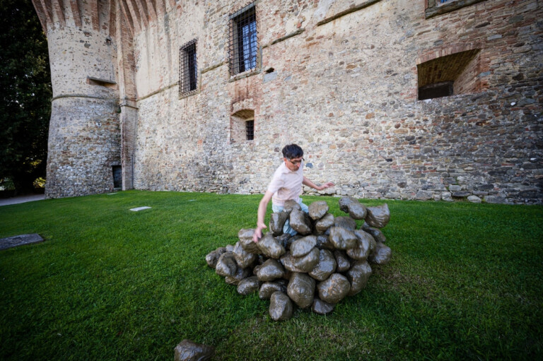 Greig Burgoyne, Everest, 2022. Performance presentata in occasione di Casting the Castle III, Civitella Ranieri Foundation. Photo Marco Giugliarelli