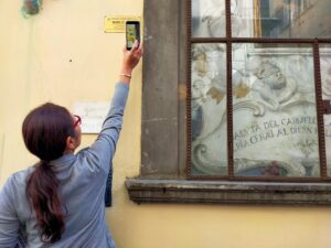 A Firenze la tecnologia fa parlare i tabernacoli in giro per la città