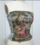 Kristin Mallison, corsetto