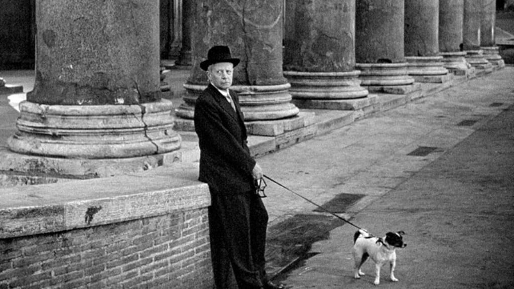 L'attore Carlo Battisti in una scena di Umberto D.