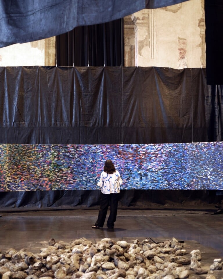 Oscar Murillo, A Storm Is Blowing From Paradise, Scuola Grande della Misericordia, Venezia, 2022. Photo Maite de Orbe