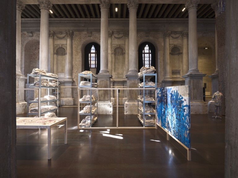 Oscar Murillo: A Storm Is Blowing From Paradise, Scuola Grande della Misericordia, Venezia 2022. Photo Tim Bowditch, Reinis Lismanis, Dominique Russell © Oscar Murillo, courtesy the artist