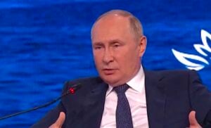 Putin come il Napoleone di Jacques-Louis David: è il dono di un artista italiano al leader russo