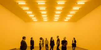 Olafur Eliasson, Room for one colour, 1997. Installation view 21st Century Museum of Contemporary Art, Kanazawa, Japan, 2009. Photo Anders Sune Berg the artist; neugerriemschneider, Berlin; Tanya Bonakdar Gallery, New York