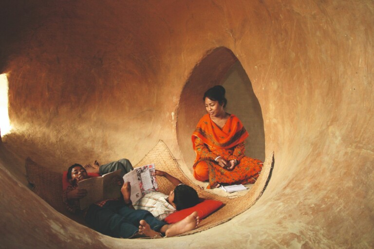 Caves spaces - METI School, Rudrapur, Bangladesh © Peter Bauerdick