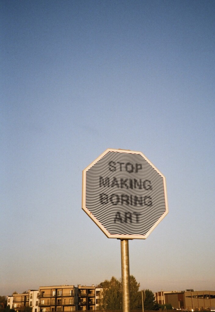 “Stop Making Boring Art”. La nuova copertina di Artribune Magazine