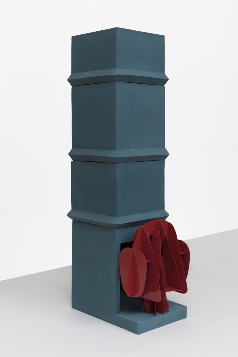 Andrea Sala, Forgia Blu, 2018, Ceramic, ingobbio, varnished metal, 157 X 45 X 61 Cm. Photo Andrea Rossetti, Courtesy Schiavo Zoppelli Gallery