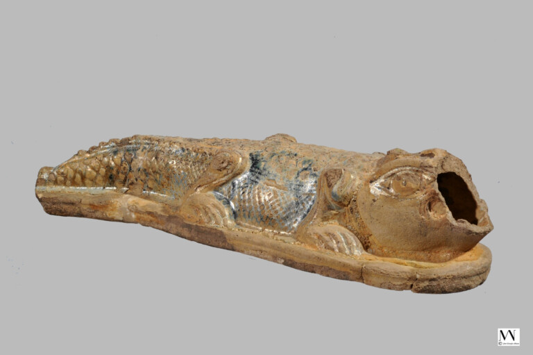 Coccodrillo, I secolo, ceramica smaltata, 10 × 12 × 50 cm, MANN Museo Archeologico Nazionale di Napoli
