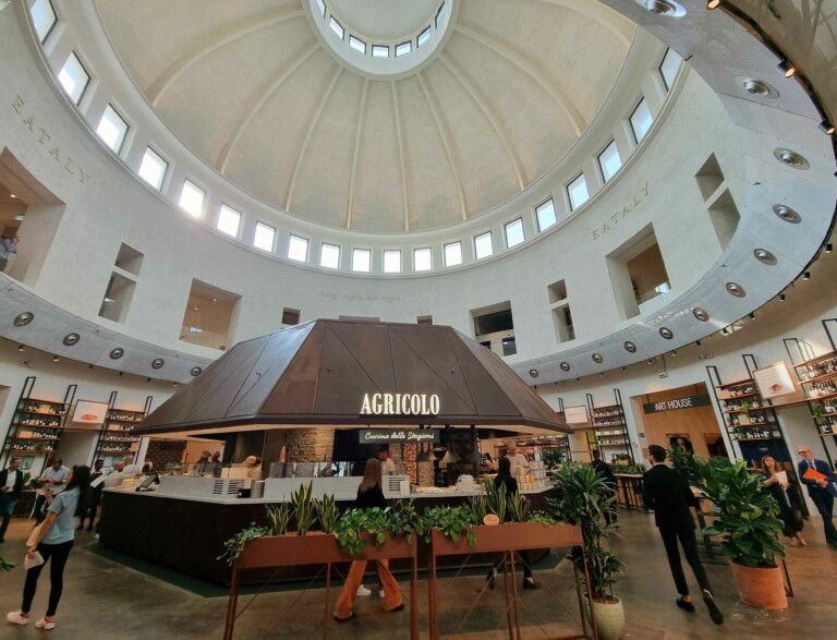 Eataly Verona, piazza centrale restaurata da Botta