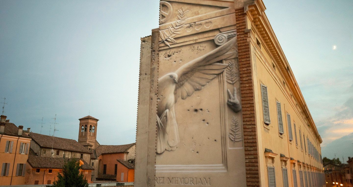 Eron, Palazzo Santa Chiara, Modena