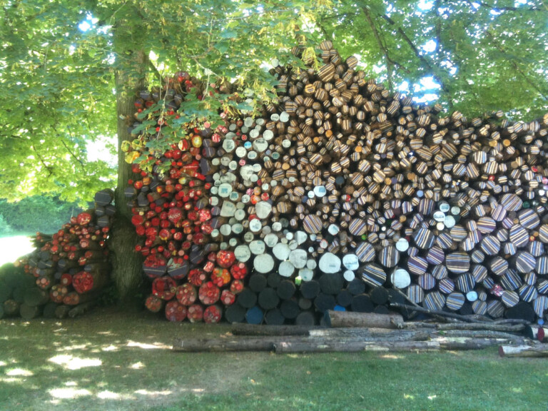 Il parco del Domain de Chaumont sur Loire, scultura di El Anatsui. Photo Claudia Zanfi