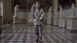L’artista-camaleonte Liu Bolin è a Firenze per un “progetto segreto”