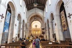 La Cattedrale di Cosenza compie 800 anni e ospita una mostra di arazzi contemporanei