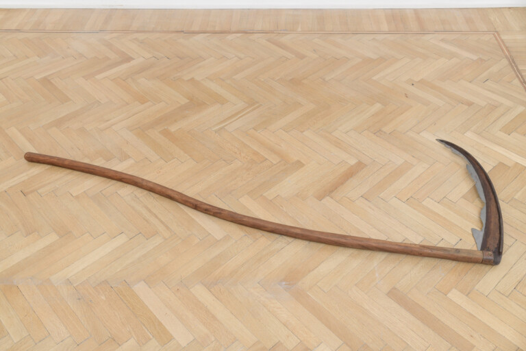 Yoan Capote, Presagio, 2022, legno e metallo, 56 x 76 cm. Courtesy the artist e GALLERIA CONTINUA. Photo Giorgio Benni
