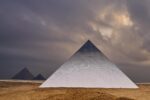 313135261 2562120447261088 459467315752295150 n Un'installazione luminosa ai piedi delle Piramidi di Giza