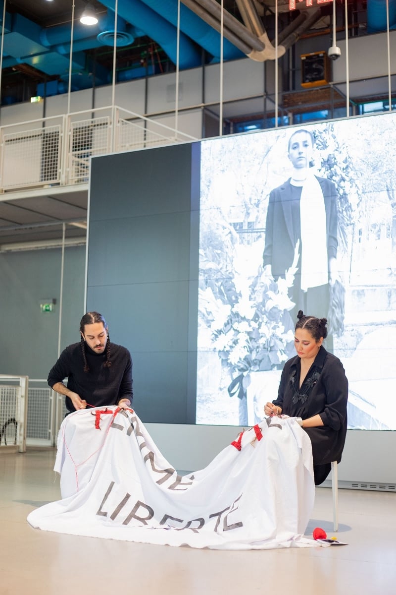 Performance al Centre Pompidou, Parigi. Photo credit Tereck Raffoul