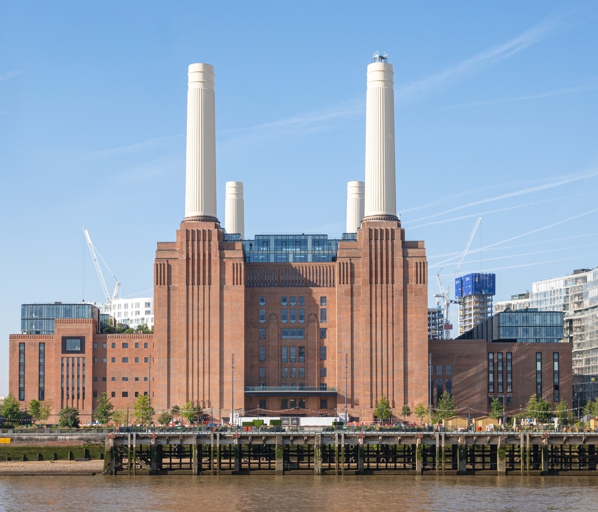 Battersea Power Station, Londra. Photo credit Brendan Bell