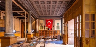 Disobedience Archive (Ders Bitti), a cura di Marco Scotini, exhibition display di Can Altay, Central Greek High School for Girls, Istanbul Biennale, 2022, courtesy IKSV