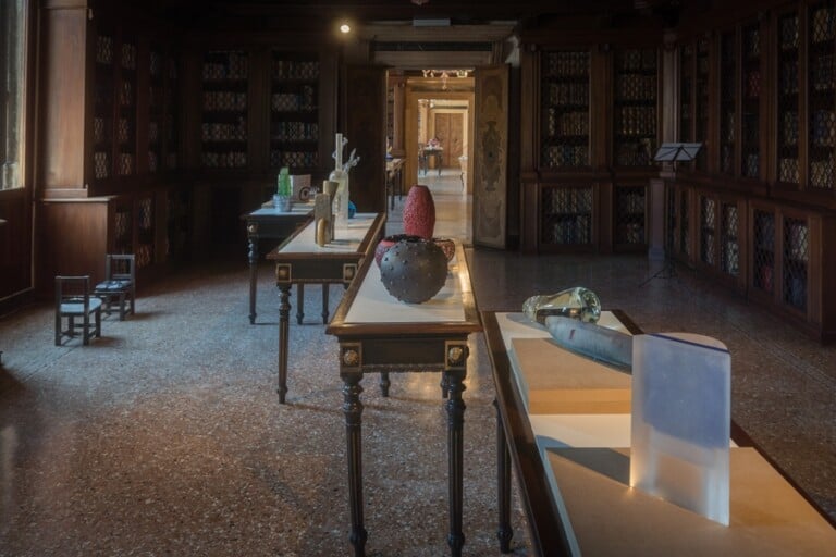 Giochi di sponda, exhibition view at Palazzo Loredan, Venezia 2022. Photo Samuele Cherubini