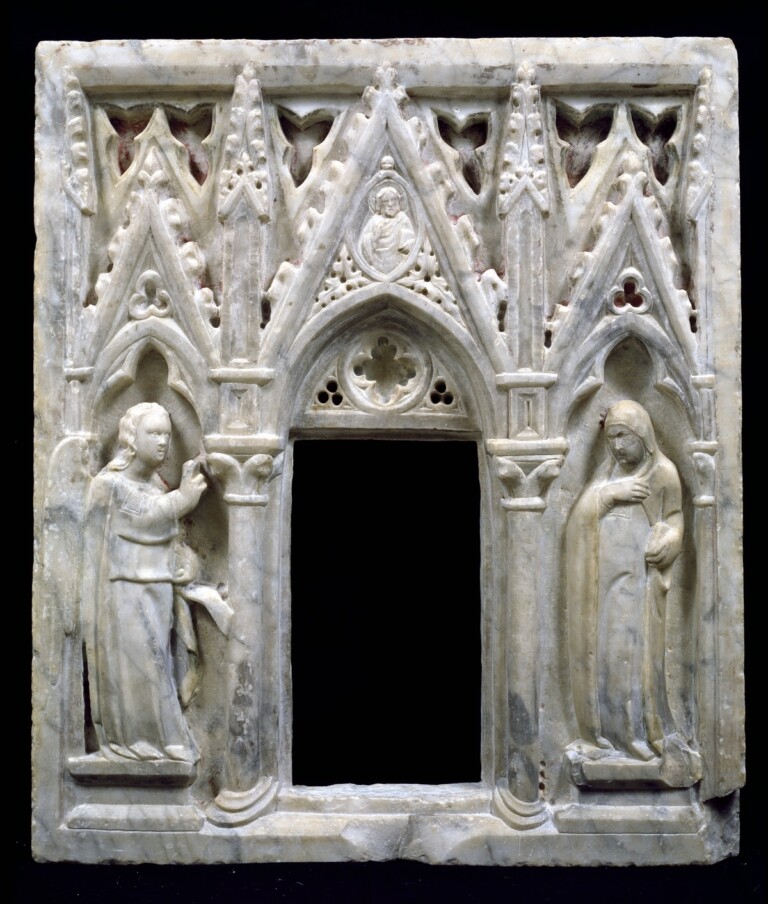 Giovanni d'Agostino, Tabernacolo murale raffigurante l'Annunciazione, 1330-32 circa. Siena, Palazzo Chigi Saracini, inv. MPS 880