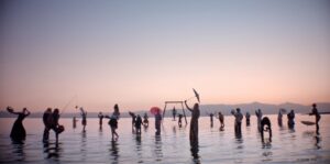 Il film su Bombay Beach: una comunità che ha superato il disastro ambientale con l’arte