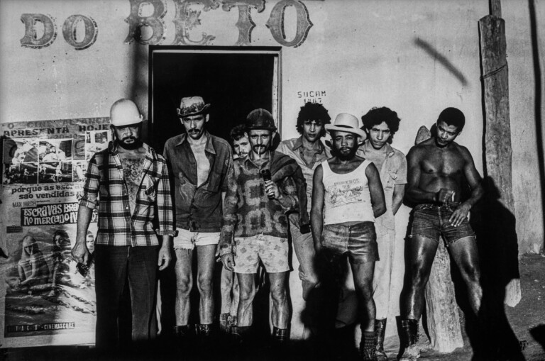 Miguel Rio Branco, Eight man, Carnaiba, 1976, Gelatin silver print, cm 29,7 x 42 ca.